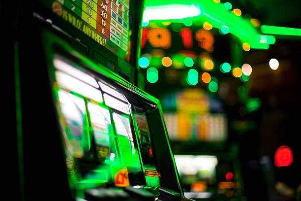 Lightning Roulette wheel with multiplier display on handicap bola live-dealer table